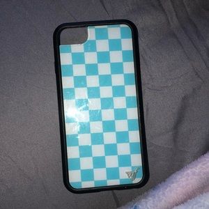 A Wildflower iPhone 6, 7, and 8 case.